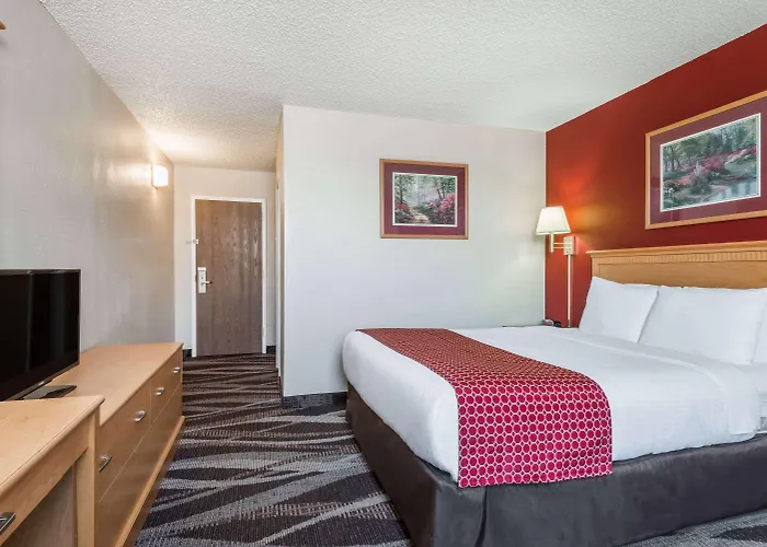 Days By Wyndham Hotel